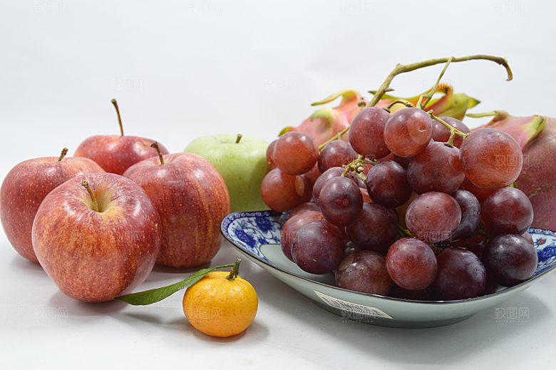 葡萄苹果水果拼盘