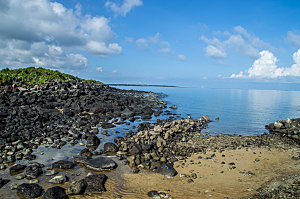 海南岛海边礁石自然风光