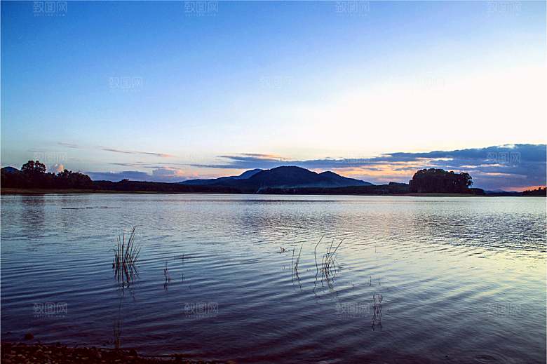 海南儋州云月湖夕阳西下