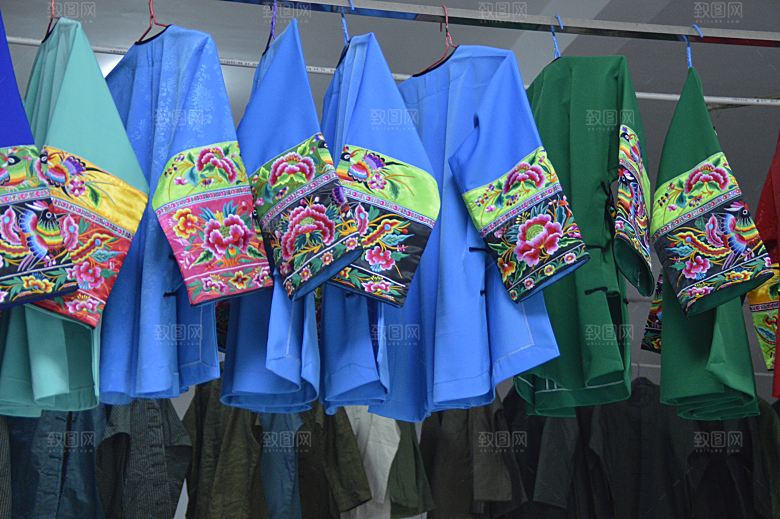 湖南湘西苗族妇女服饰