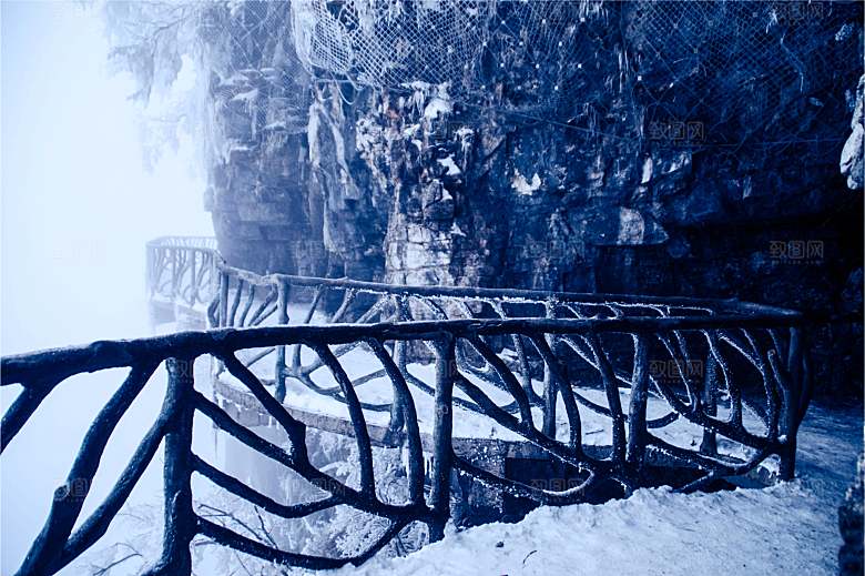 湖南 张家界天门山雪景