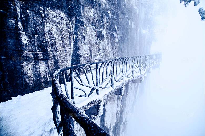 湖南 张家界天门山雪景