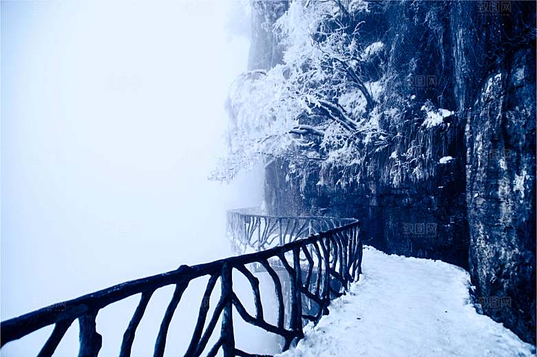 湖南 张家界天门山雪景