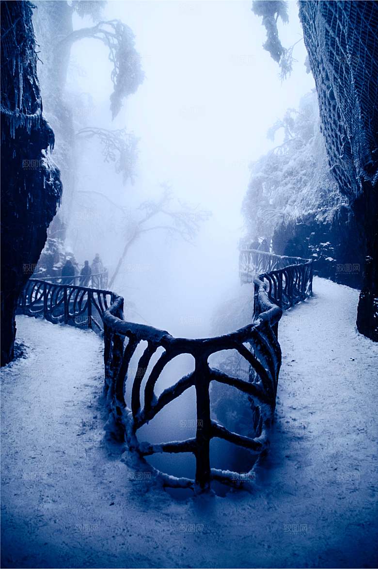 湖南 张家界天门山雪景