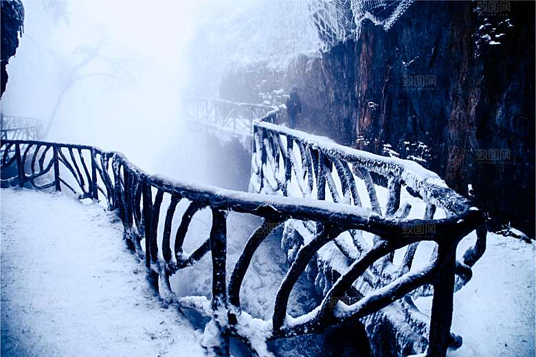 湖南 张家界天门山雪景
