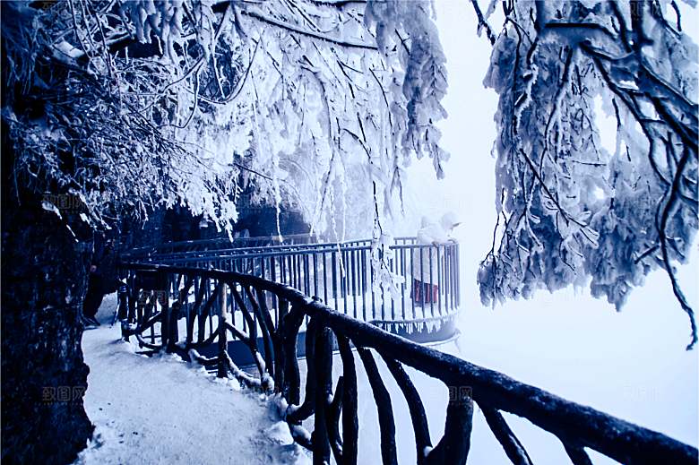 湖南 张家界天门山雪景