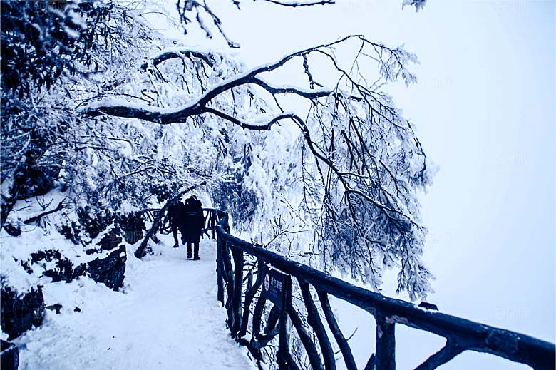 湖南 张家界天门山雪景