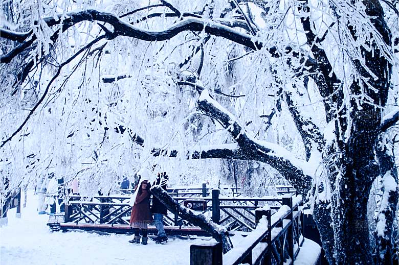 湖南 张家界天门山雪景