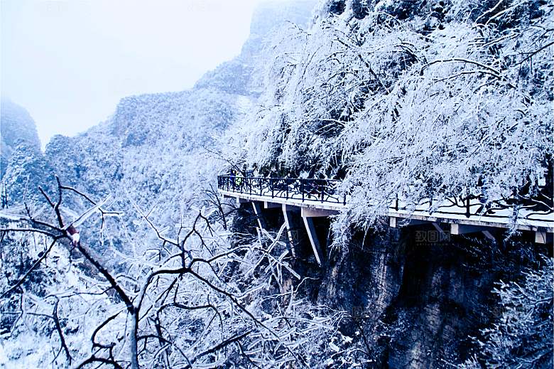 湖南 张家界天门山雪景