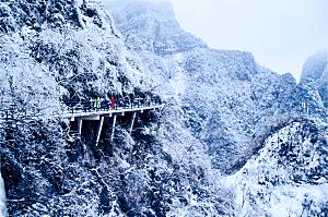 湖南 张家界天门山雪景