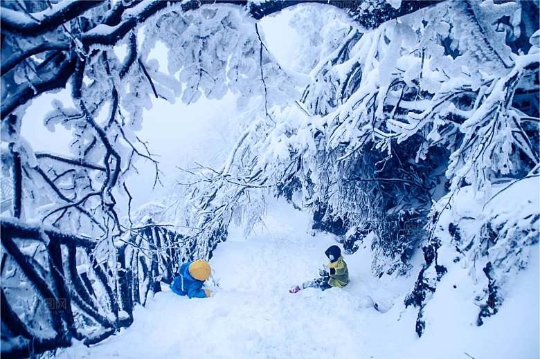 湖南 张家界天门山雪景