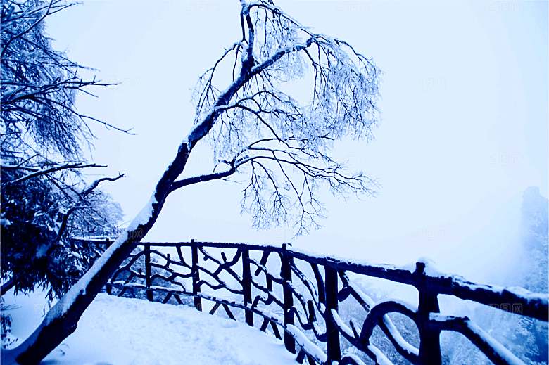 湖南 张家界天门山雪景