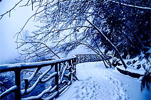 湖南 张家界天门山雪景