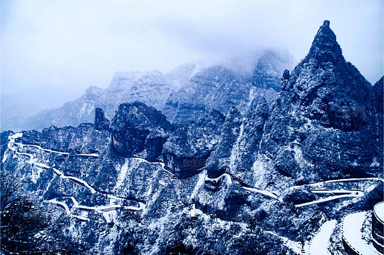 湖南 张家界天门山雪景