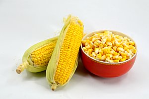 农作物新鲜玉米 图片