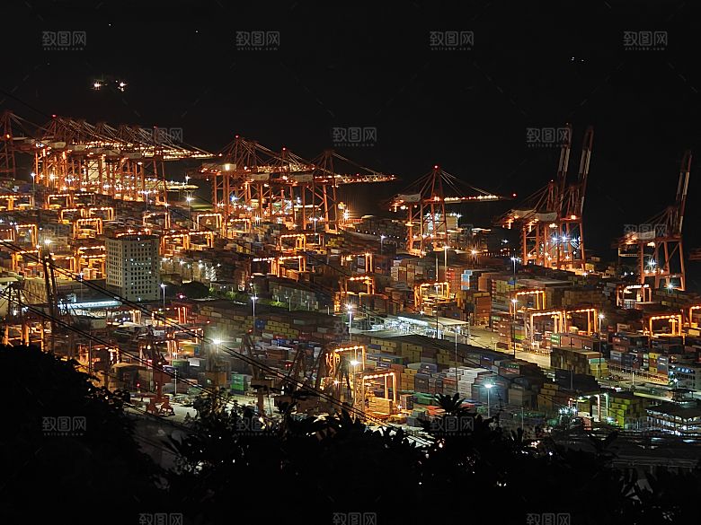 港口夜景橘色灯光