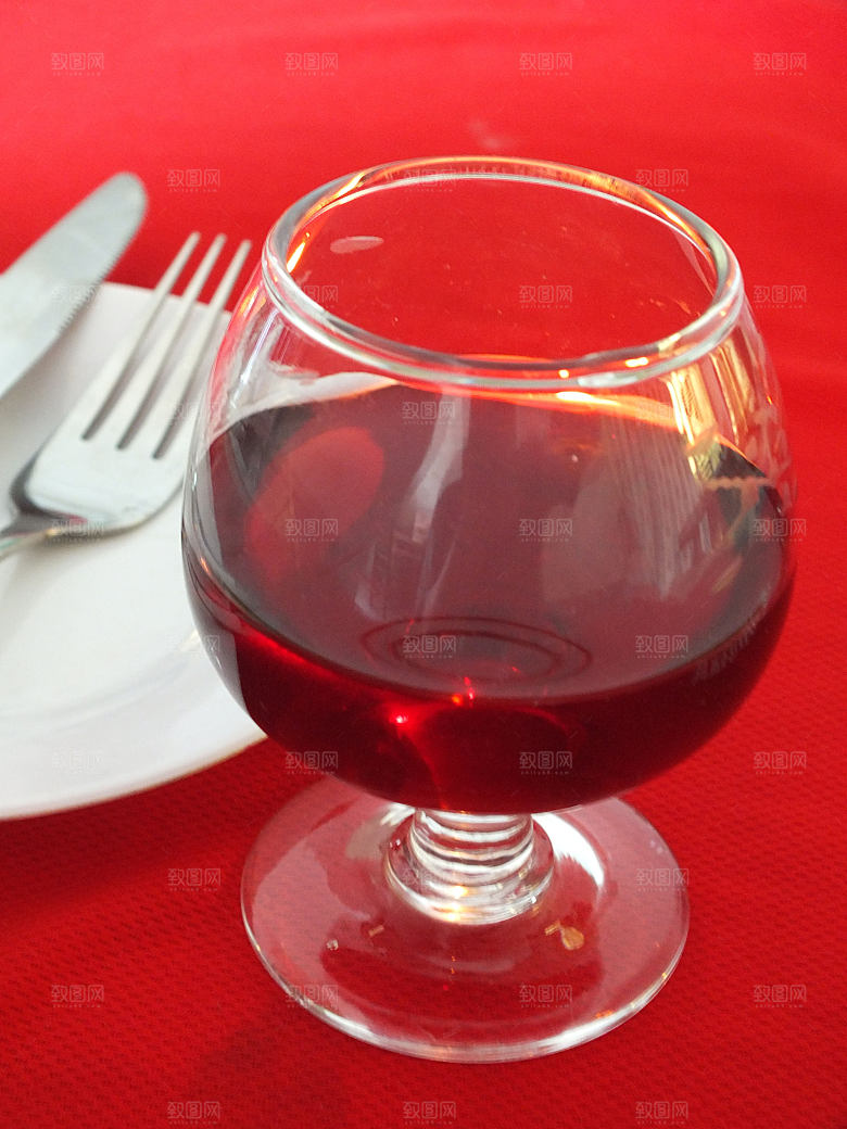 酒杯红酒特写图片
