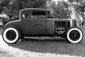 黑白风格复古汽车摄影图片