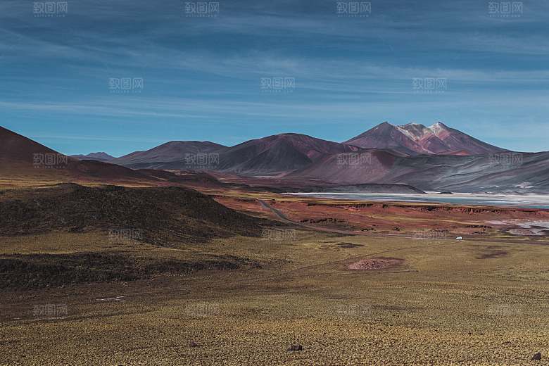 高山登山雪山河流白云蓝天自然好风光