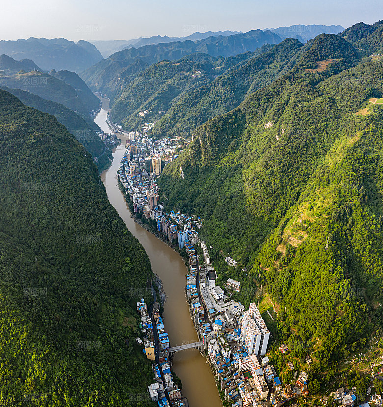 绿色河流城市山峰森林