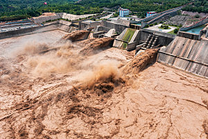 水库放水泄洪开闸