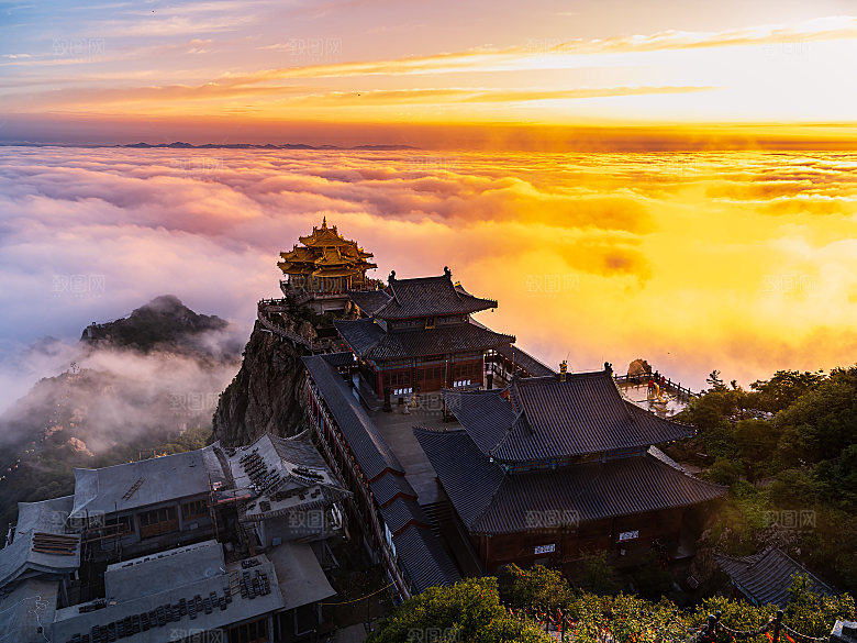 山峰云海落日火烧云