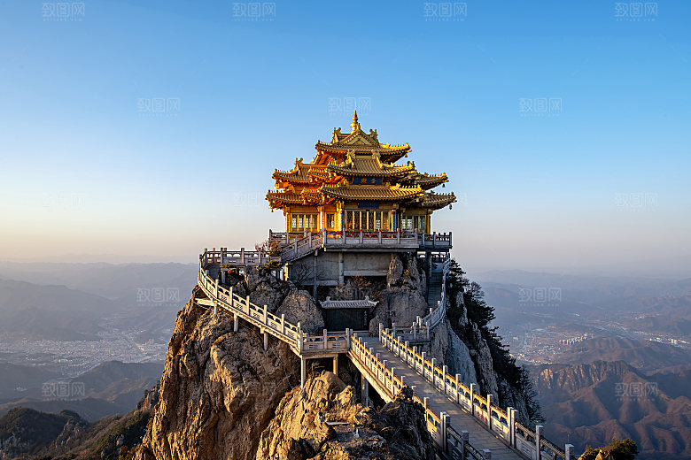 蓝色山峰建筑楼宇