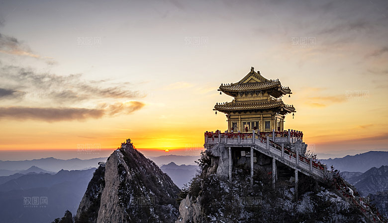 黄色天空山顶凉亭庙宇素材