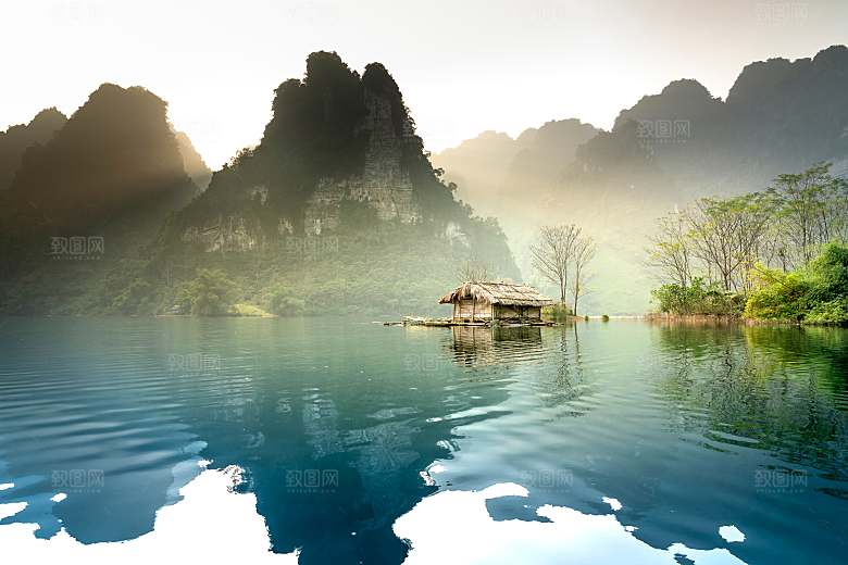 山峰蓝色小桥流水素材
