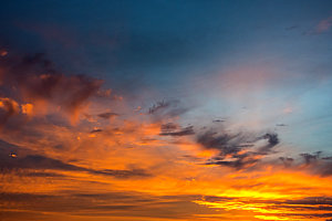 夕阳天空夜空火烧云摄影