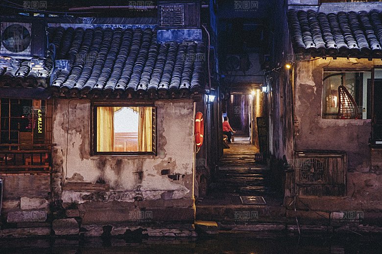 夜晚家乡小院家庭庭院图