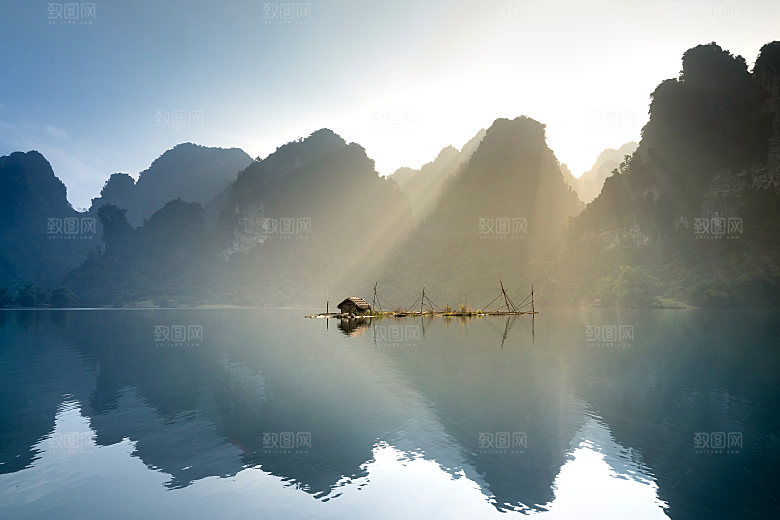 自然风景林间山色摄影图