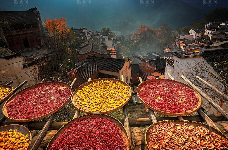 自然风景林间山色摄影图