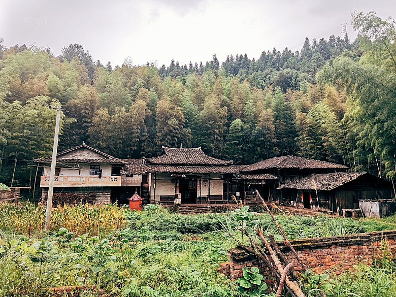 家乡乡愁茅草堂山里人家