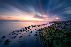 夕阳阳光火烧云云层红色天空