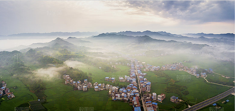 云雾大山山峰山峦云海意境图