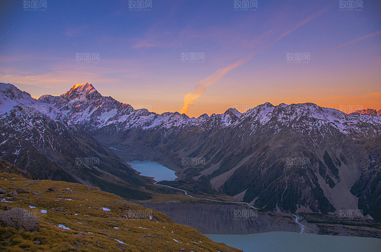 云雾大山山峰山峦云海意境图