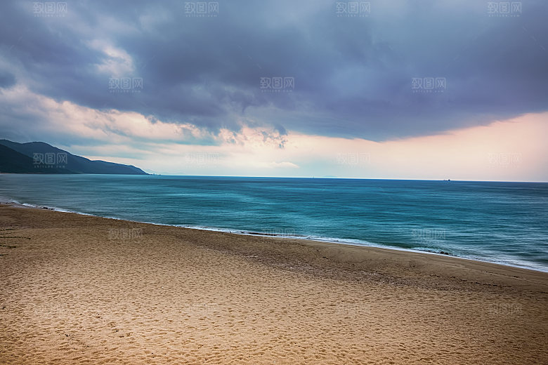 云南洱海沙滩蓝色海岸摄影