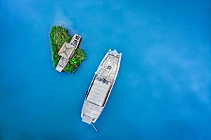 云南洱海沙滩蓝色海岸摄影
