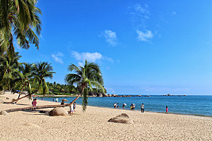 云南洱海沙滩蓝色海岸摄影