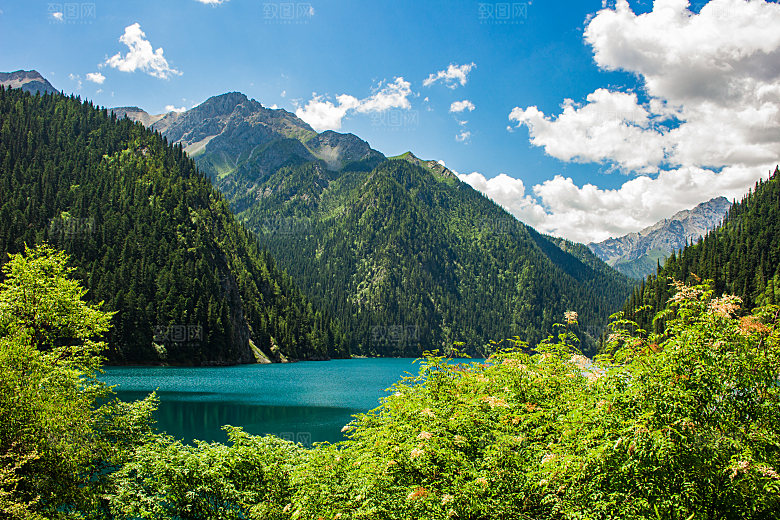 公园湖泊翡翠湖山水风光