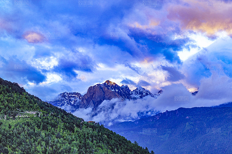 自然风景山峰山路山峦摄影
