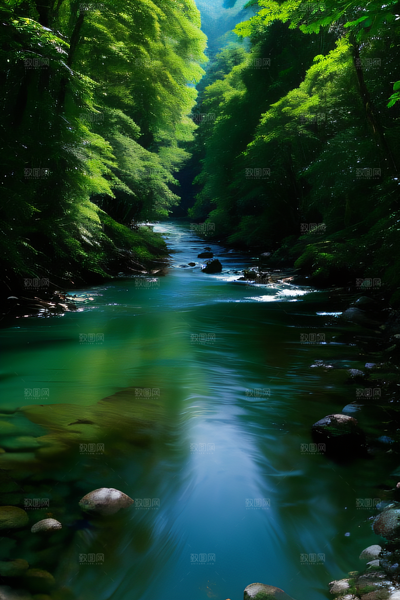 山岳奇观壮丽的山峦与清澈的河水相得益彰