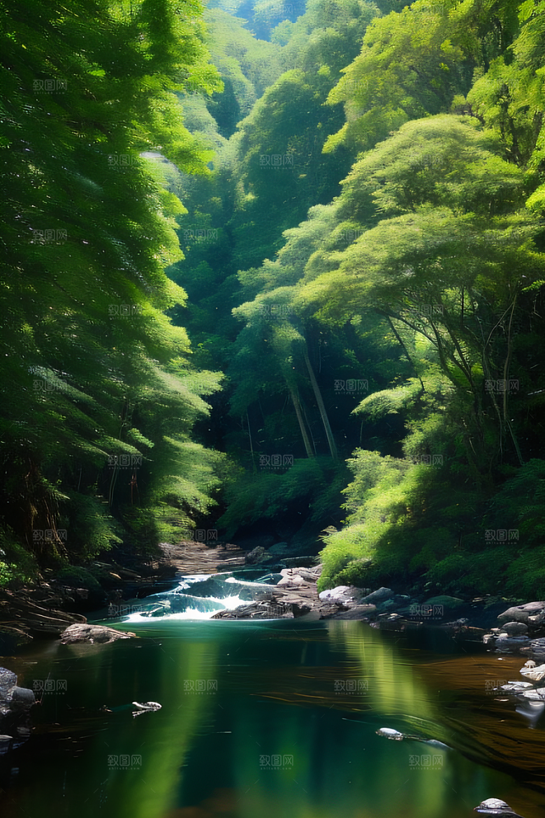 山水交融河水与山峦在一起创造出和谐的景象