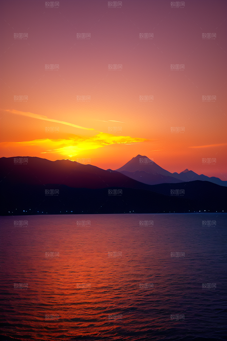 山脉的壮丽日落的美丽
