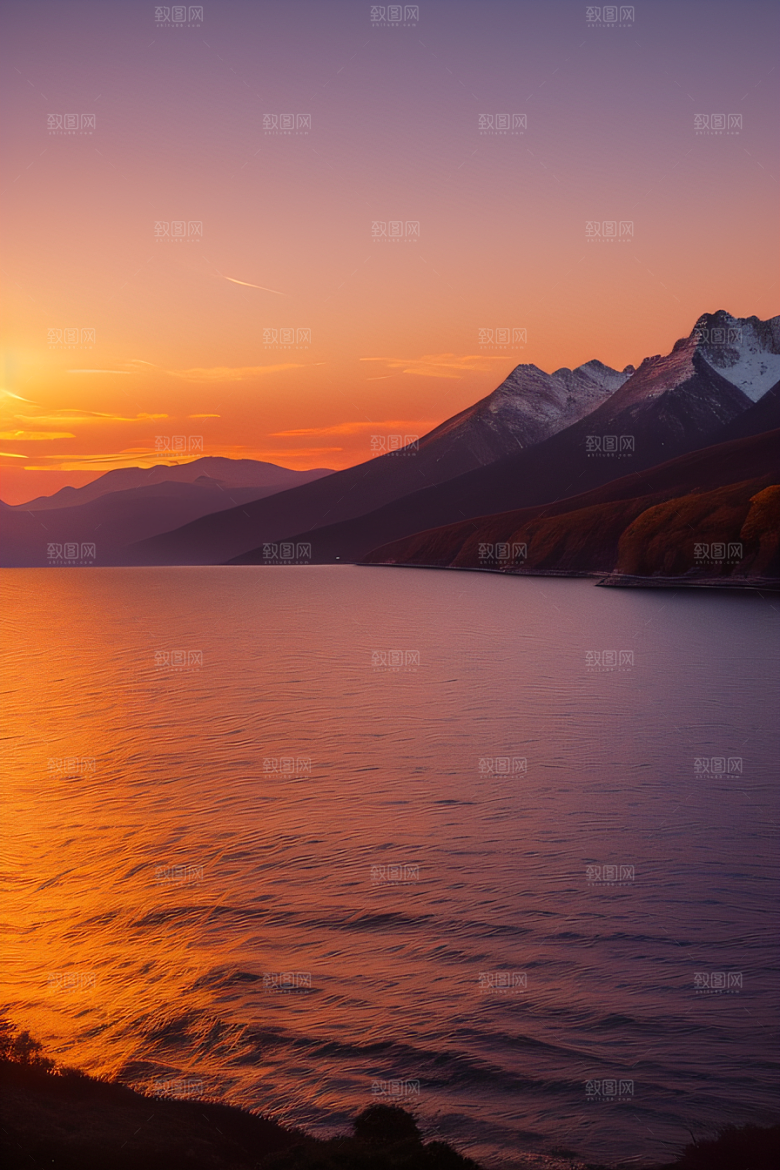 夕阳西下金色橙色和粉色的画卷