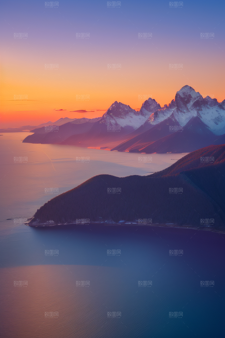 山脉的壮丽日落的美丽