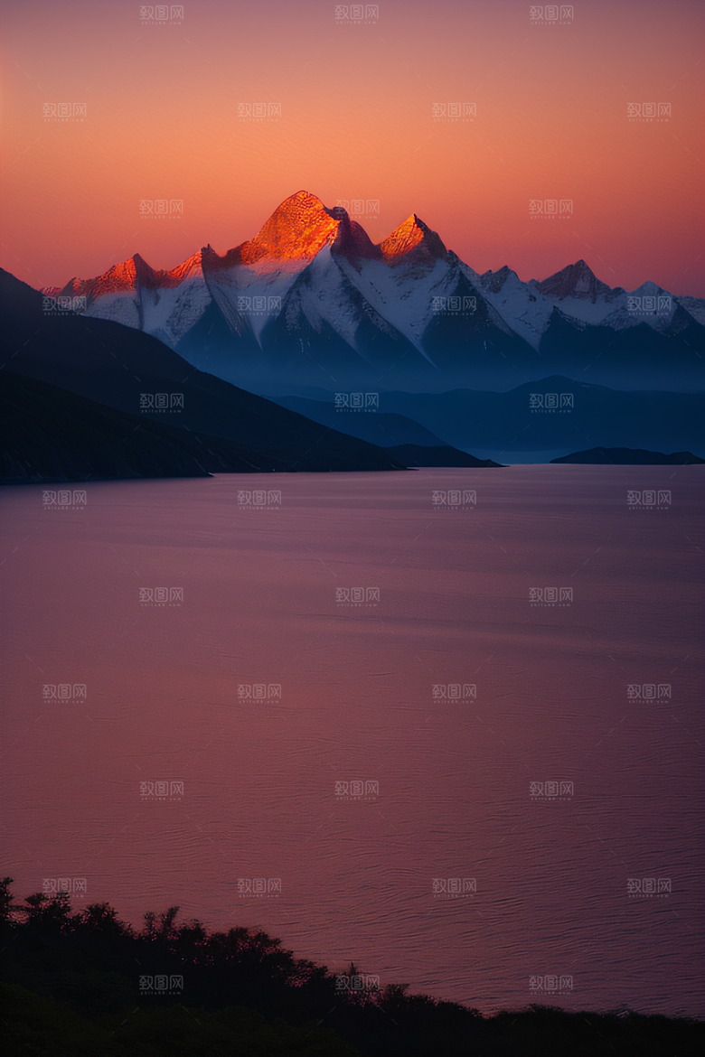 夕阳西下金色橙色和粉色的画卷