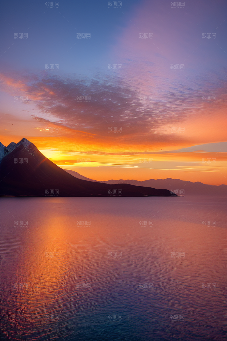 夕阳西下金色橙色和粉色的画卷