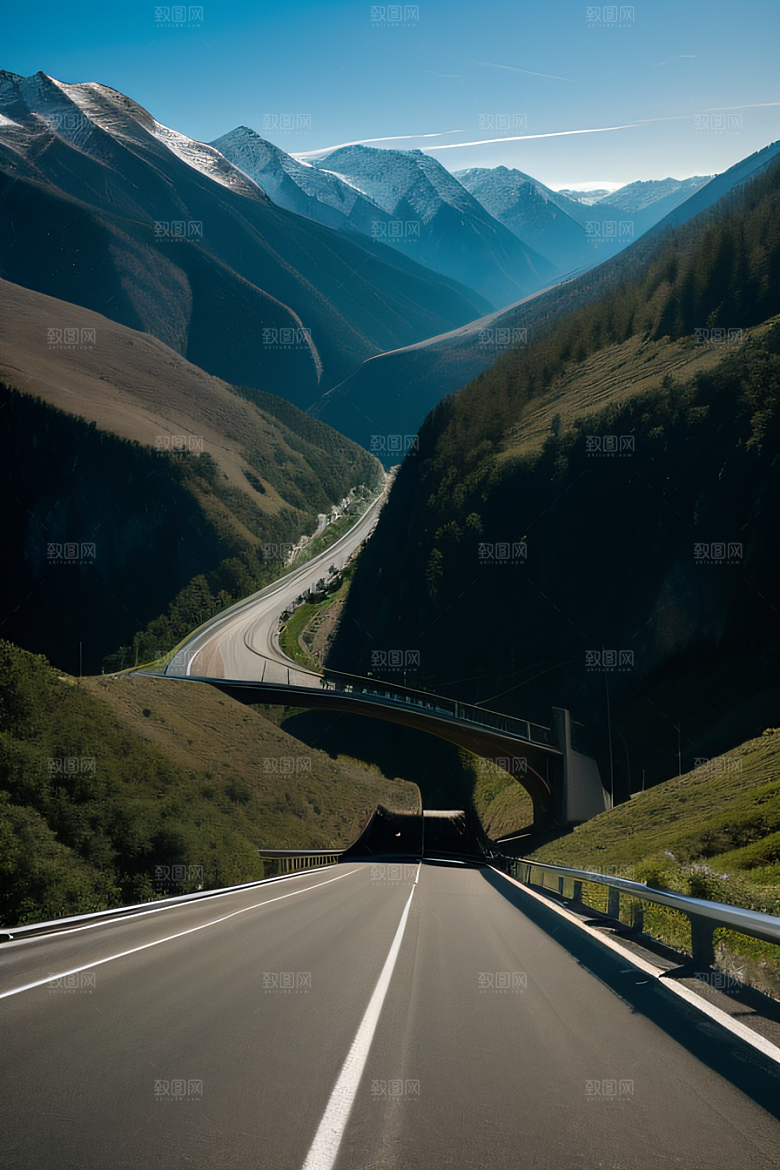高速公路之旅山峦相伴